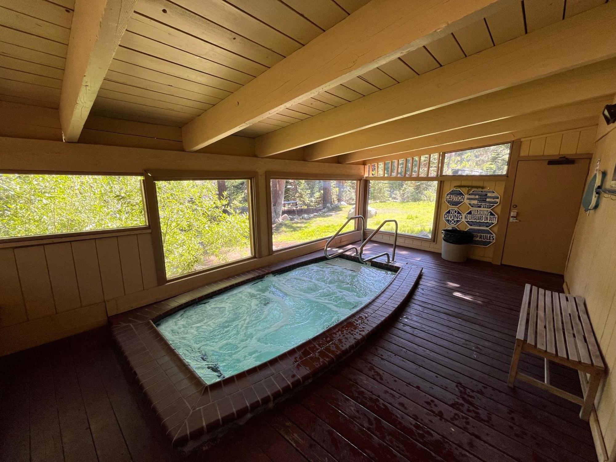 Tastefully Remodeled Condo At Mammoth Ski & Racquet Club, Hot Tub, Garage, 10 Min Walk To Ski Lifts Mammoth Lakes Buitenkant foto