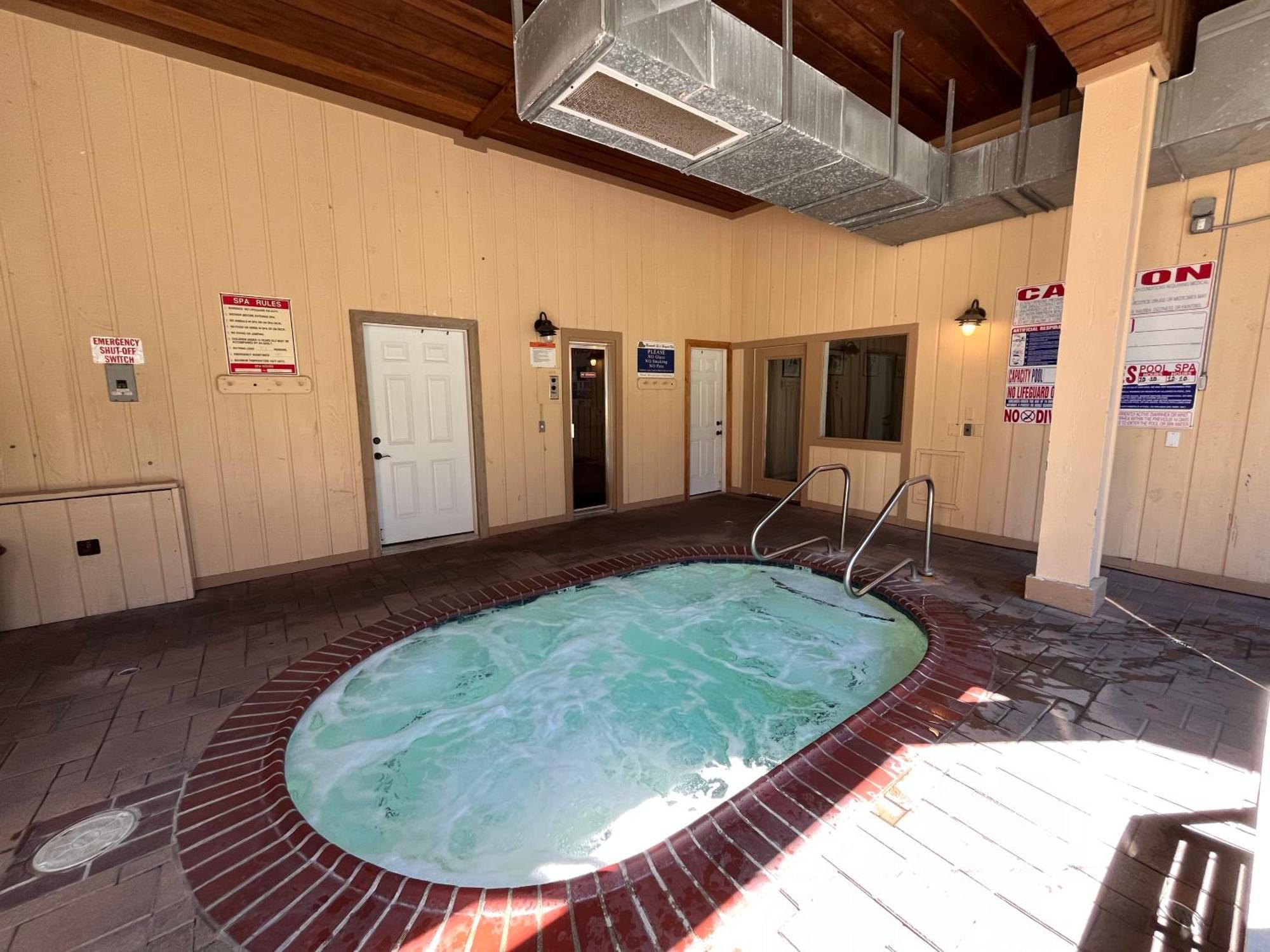 Tastefully Remodeled Condo At Mammoth Ski & Racquet Club, Hot Tub, Garage, 10 Min Walk To Ski Lifts Mammoth Lakes Buitenkant foto