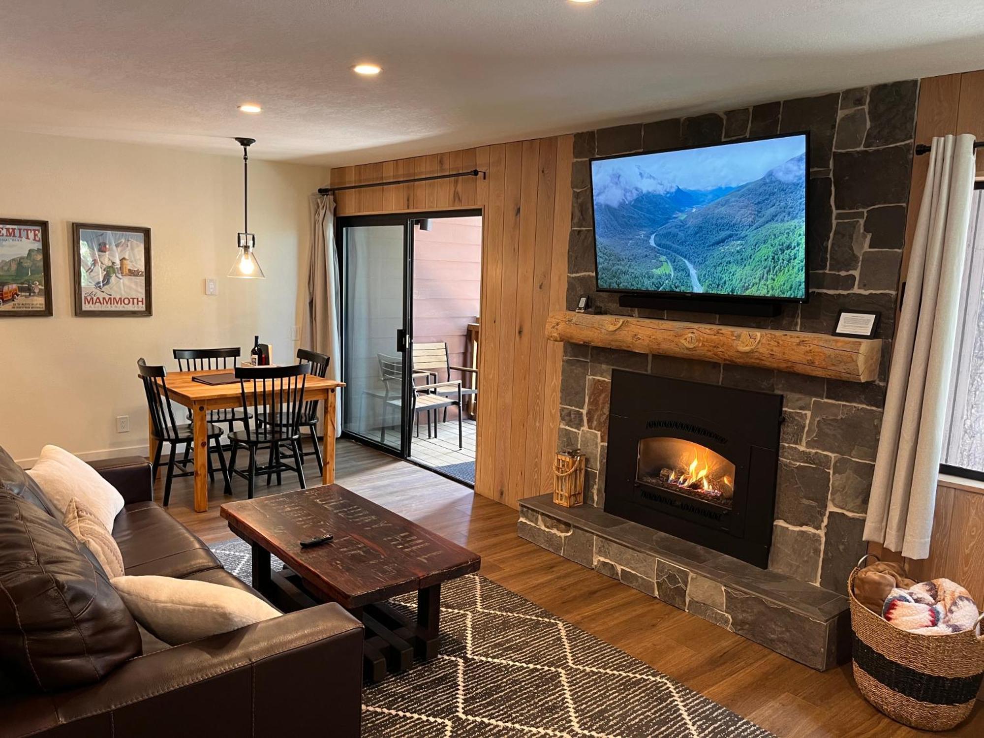 Tastefully Remodeled Condo At Mammoth Ski & Racquet Club, Hot Tub, Garage, 10 Min Walk To Ski Lifts Mammoth Lakes Buitenkant foto