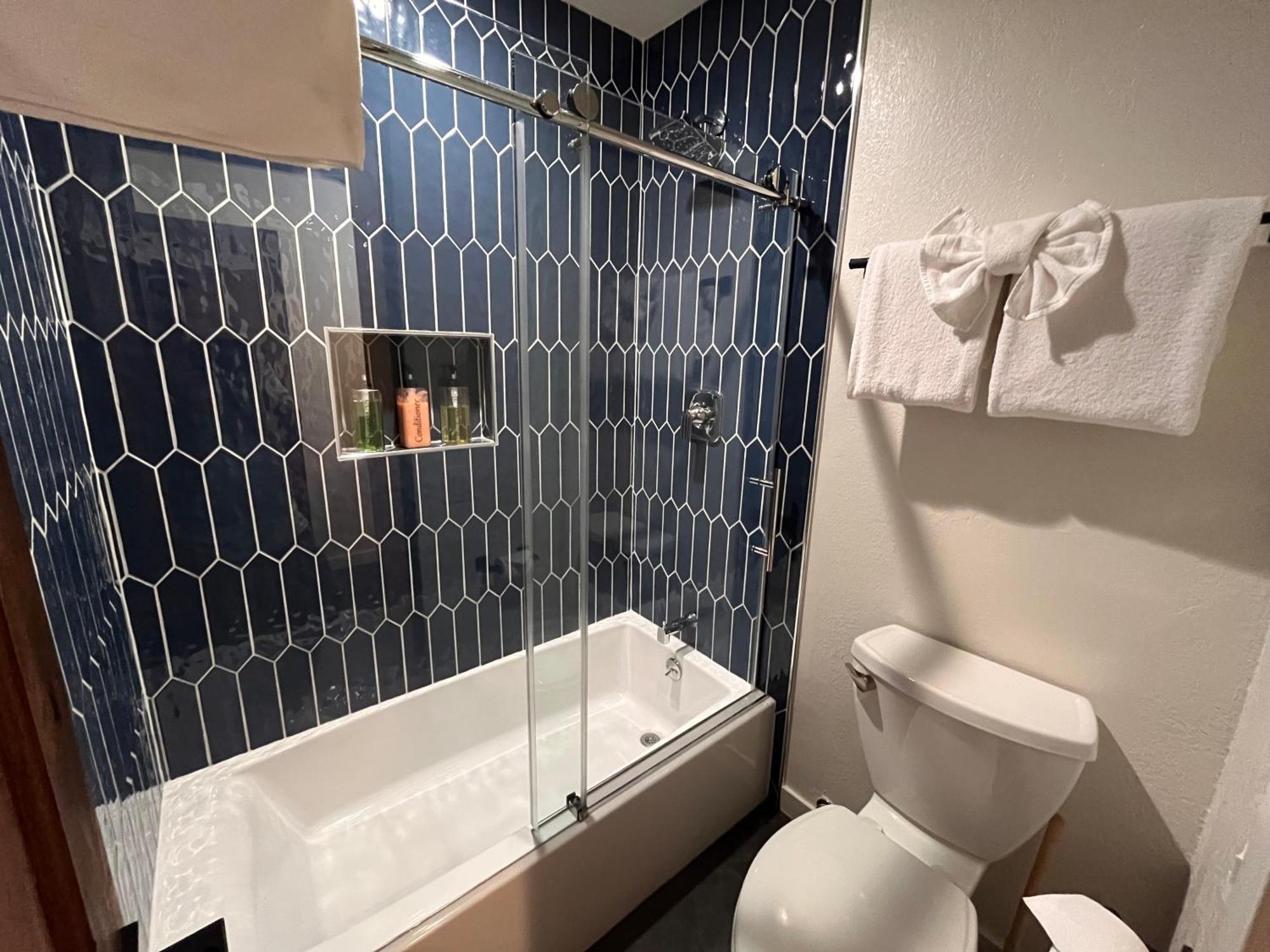 Tastefully Remodeled Condo At Mammoth Ski & Racquet Club, Hot Tub, Garage, 10 Min Walk To Ski Lifts Mammoth Lakes Buitenkant foto
