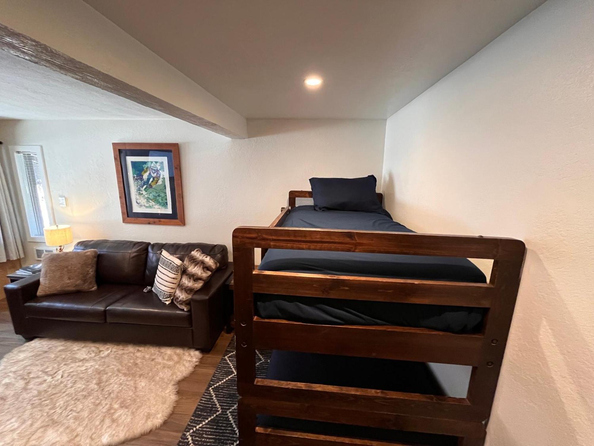 Tastefully Remodeled Condo At Mammoth Ski & Racquet Club, Hot Tub, Garage, 10 Min Walk To Ski Lifts Mammoth Lakes Buitenkant foto