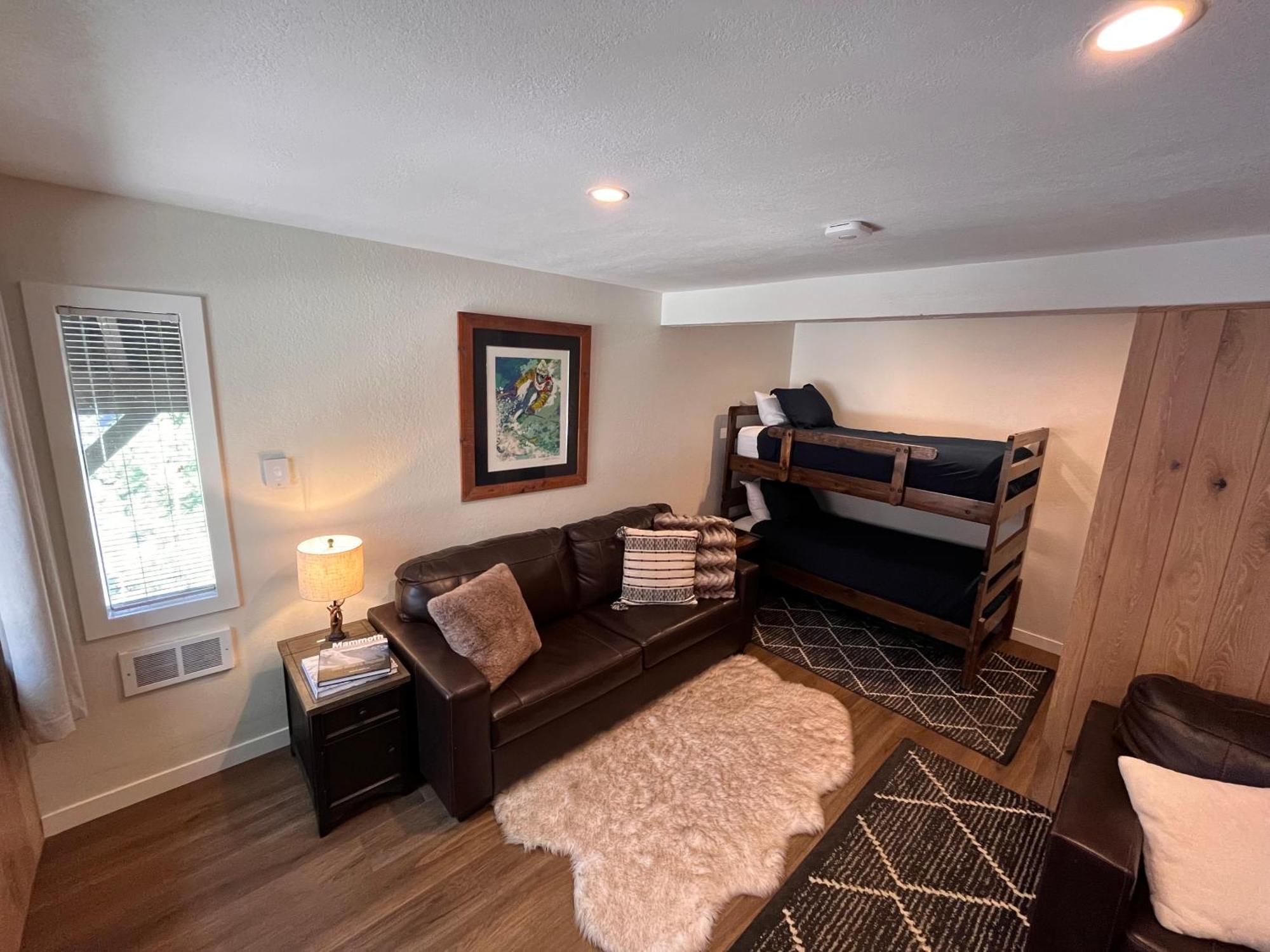 Tastefully Remodeled Condo At Mammoth Ski & Racquet Club, Hot Tub, Garage, 10 Min Walk To Ski Lifts Mammoth Lakes Buitenkant foto