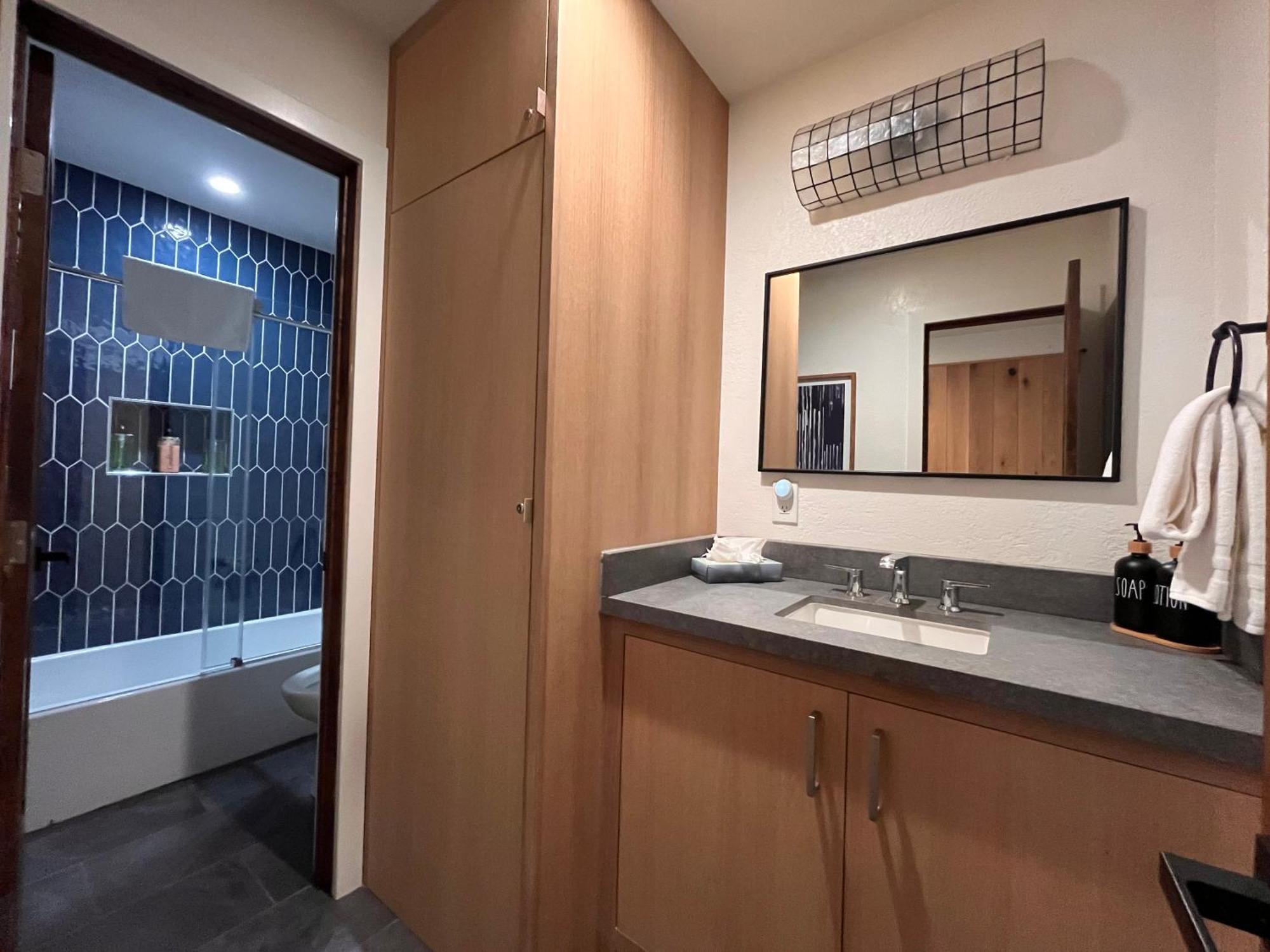 Tastefully Remodeled Condo At Mammoth Ski & Racquet Club, Hot Tub, Garage, 10 Min Walk To Ski Lifts Mammoth Lakes Buitenkant foto
