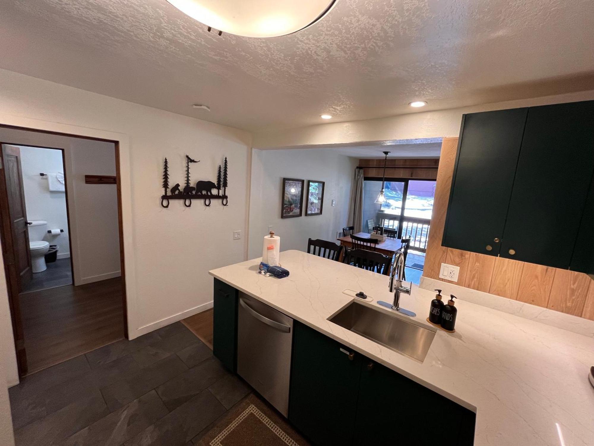 Tastefully Remodeled Condo At Mammoth Ski & Racquet Club, Hot Tub, Garage, 10 Min Walk To Ski Lifts Mammoth Lakes Buitenkant foto