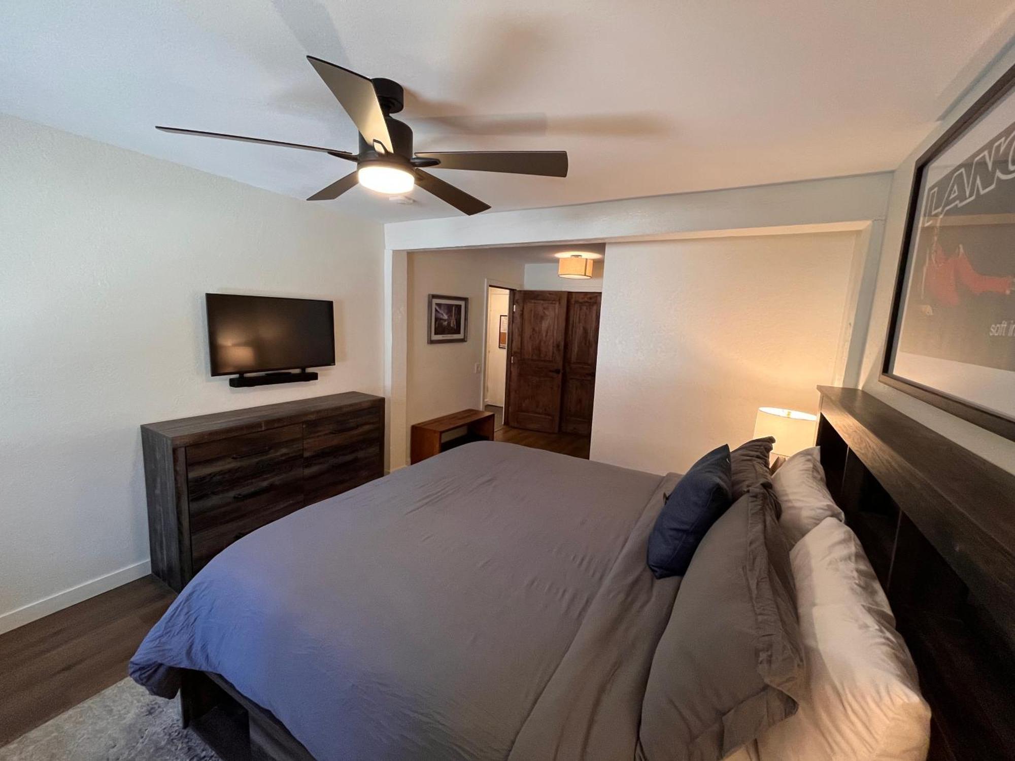 Tastefully Remodeled Condo At Mammoth Ski & Racquet Club, Hot Tub, Garage, 10 Min Walk To Ski Lifts Mammoth Lakes Buitenkant foto