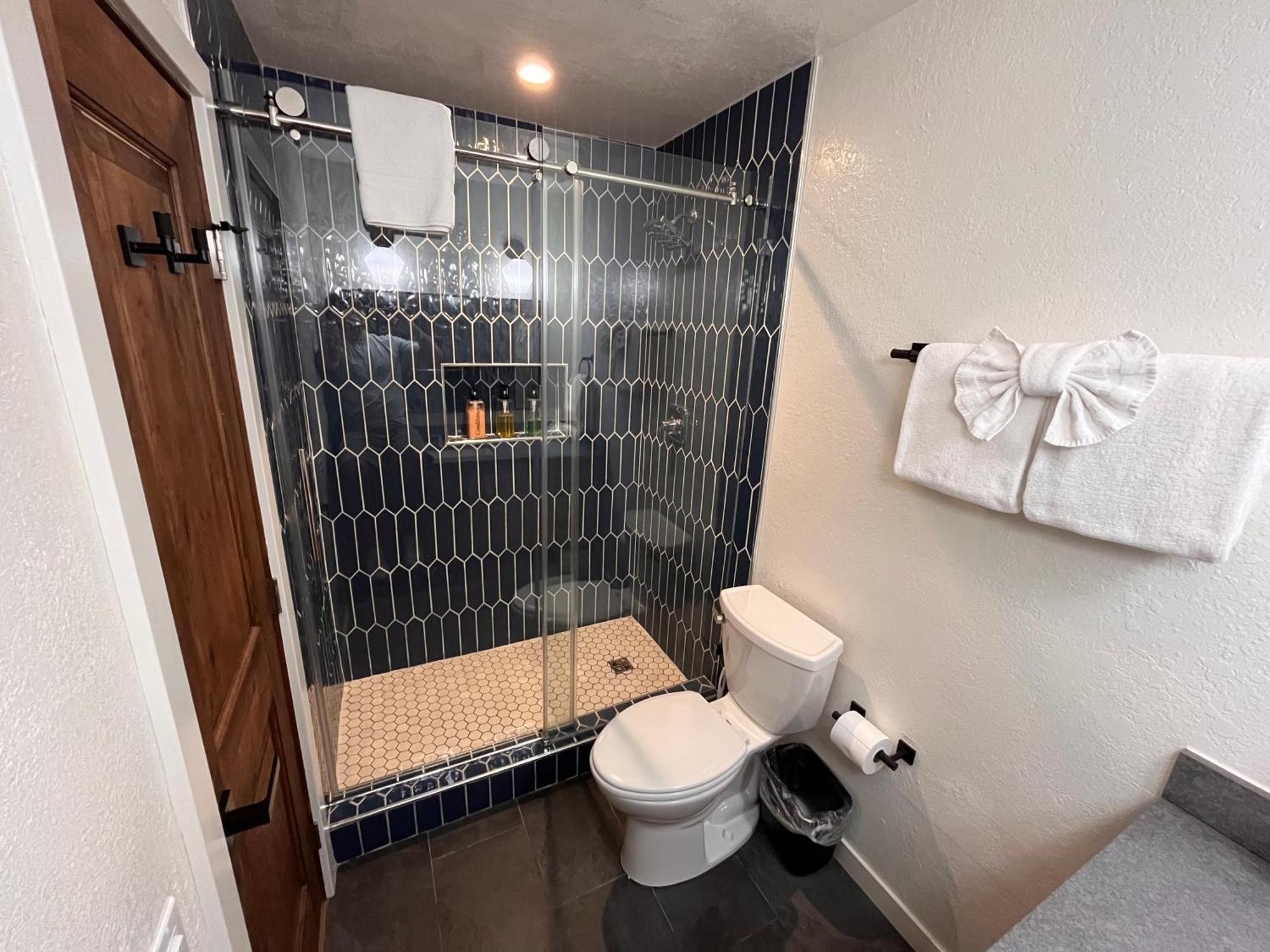 Tastefully Remodeled Condo At Mammoth Ski & Racquet Club, Hot Tub, Garage, 10 Min Walk To Ski Lifts Mammoth Lakes Buitenkant foto